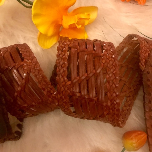 Streets Ahead Belt - Picture 2 of 8